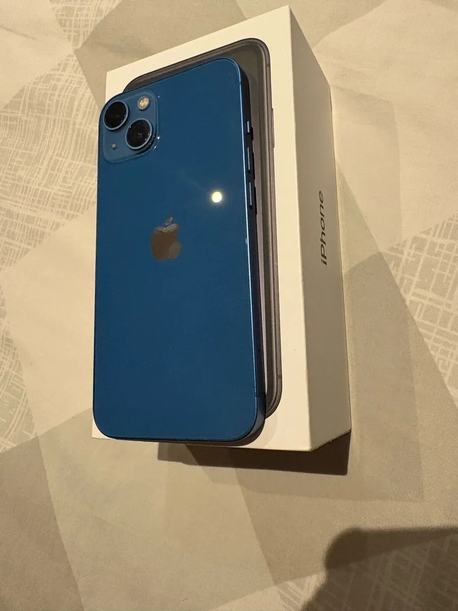 iPhone 13 Sim Free & 128 gig - Image 4