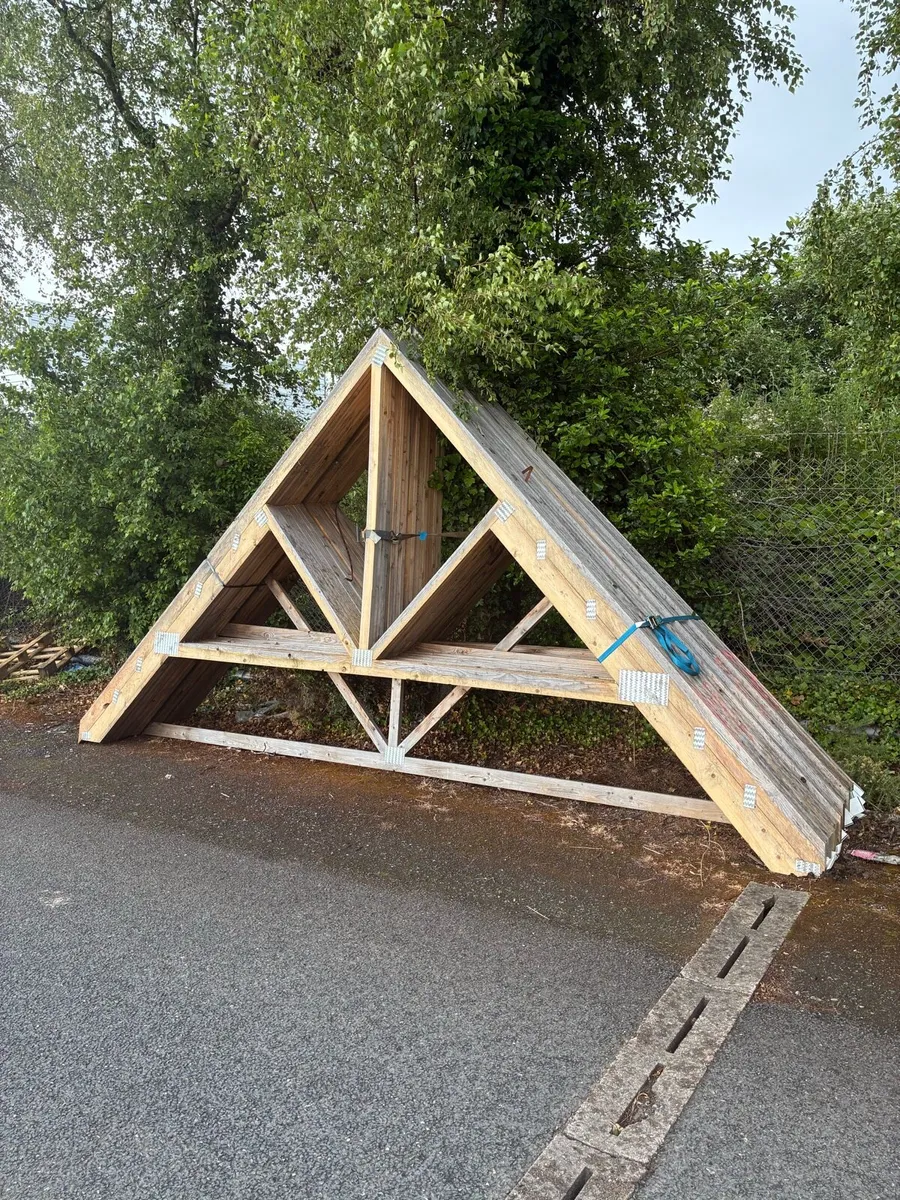 Roof Trusses - Image 1