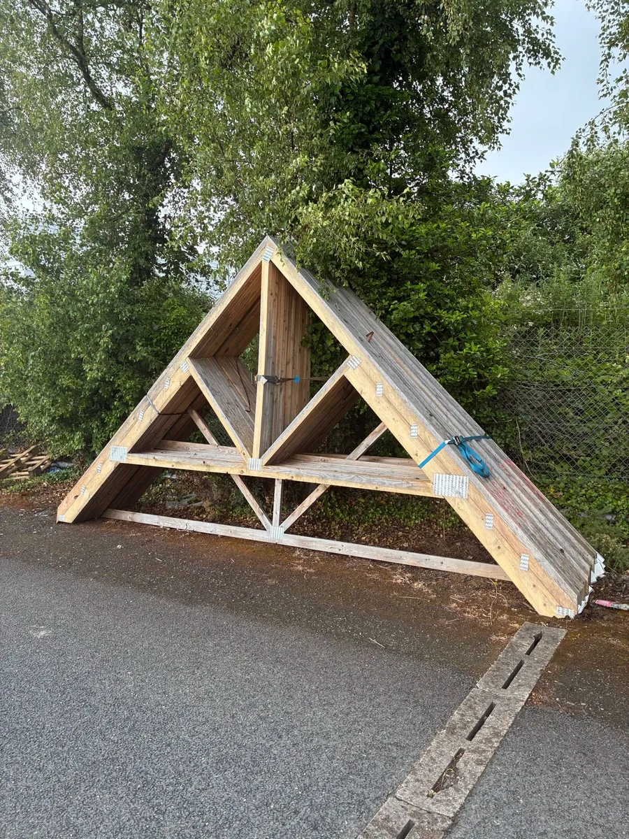 Roof Trusses - Image 3