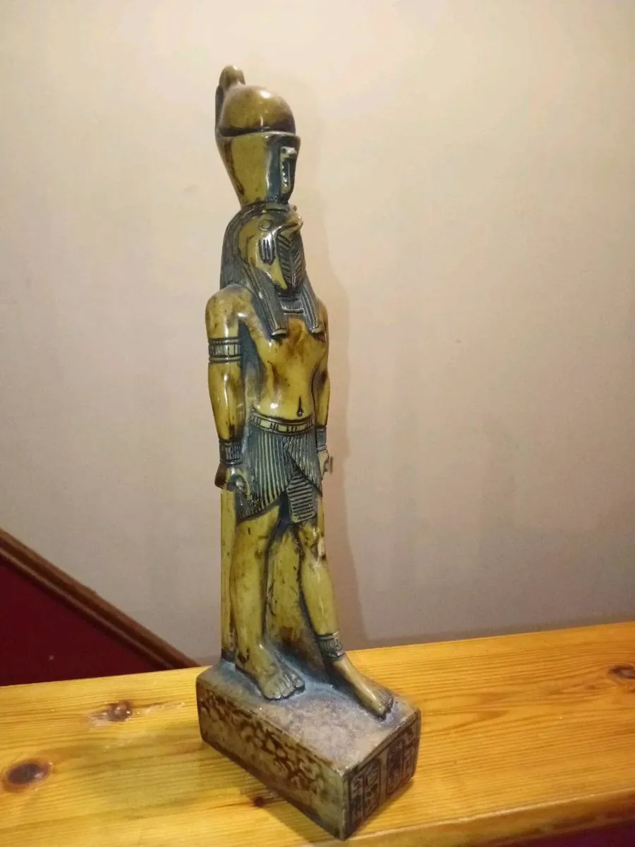 Egyptian statue - Image 1