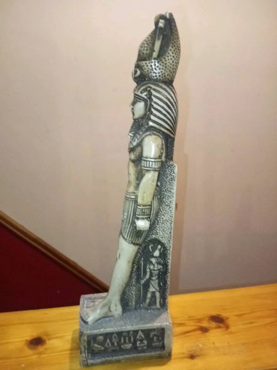 Egyptian statue - Image 2