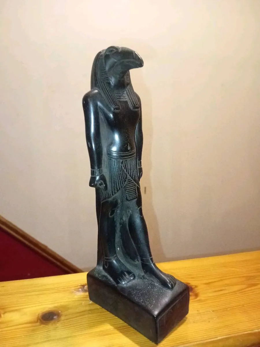 Egyptian statue - Image 1