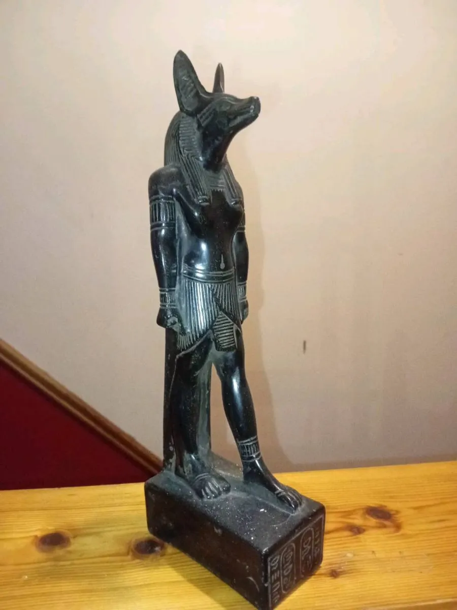 Egyptian statue - Image 1