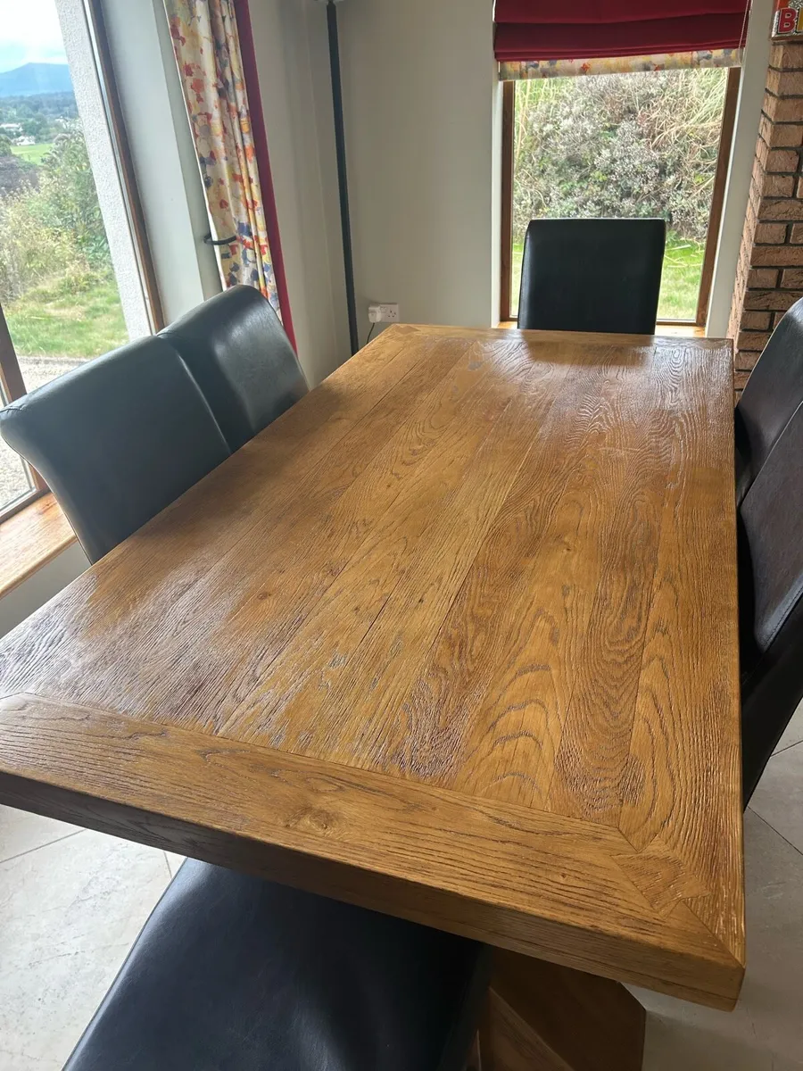 Oak Table and six chairs. €350 - Image 3