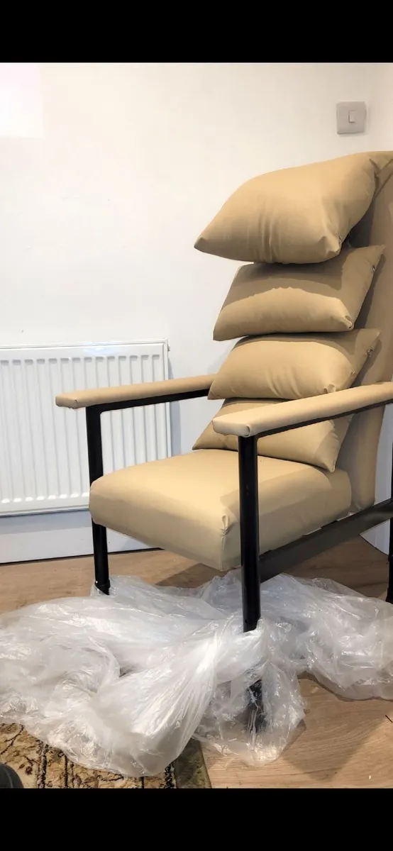 Orthopaedic chair - Image 2