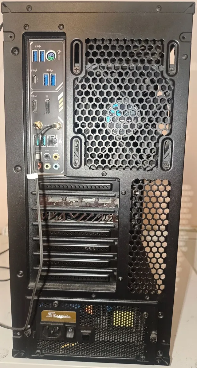 Ryzen 5, Nitro+ 6700XT, 16Gb RAM, 4TB storage - Image 4