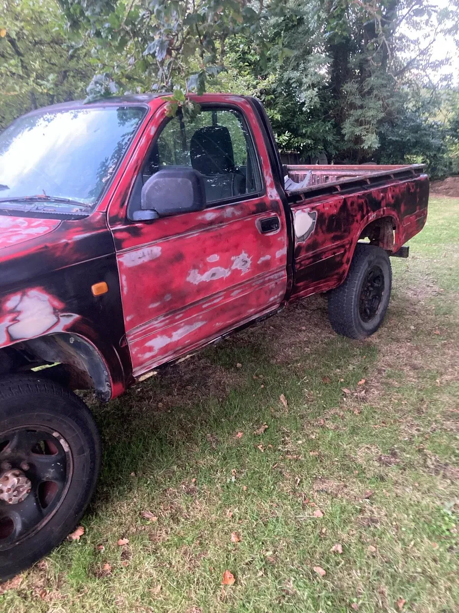 Toyota hilux - Image 3