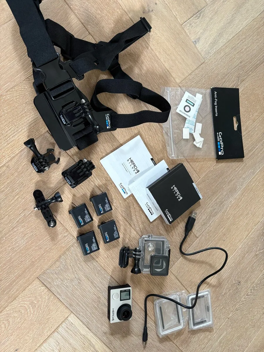 GoPro Hero 4 Silver & accessory pack - Image 1