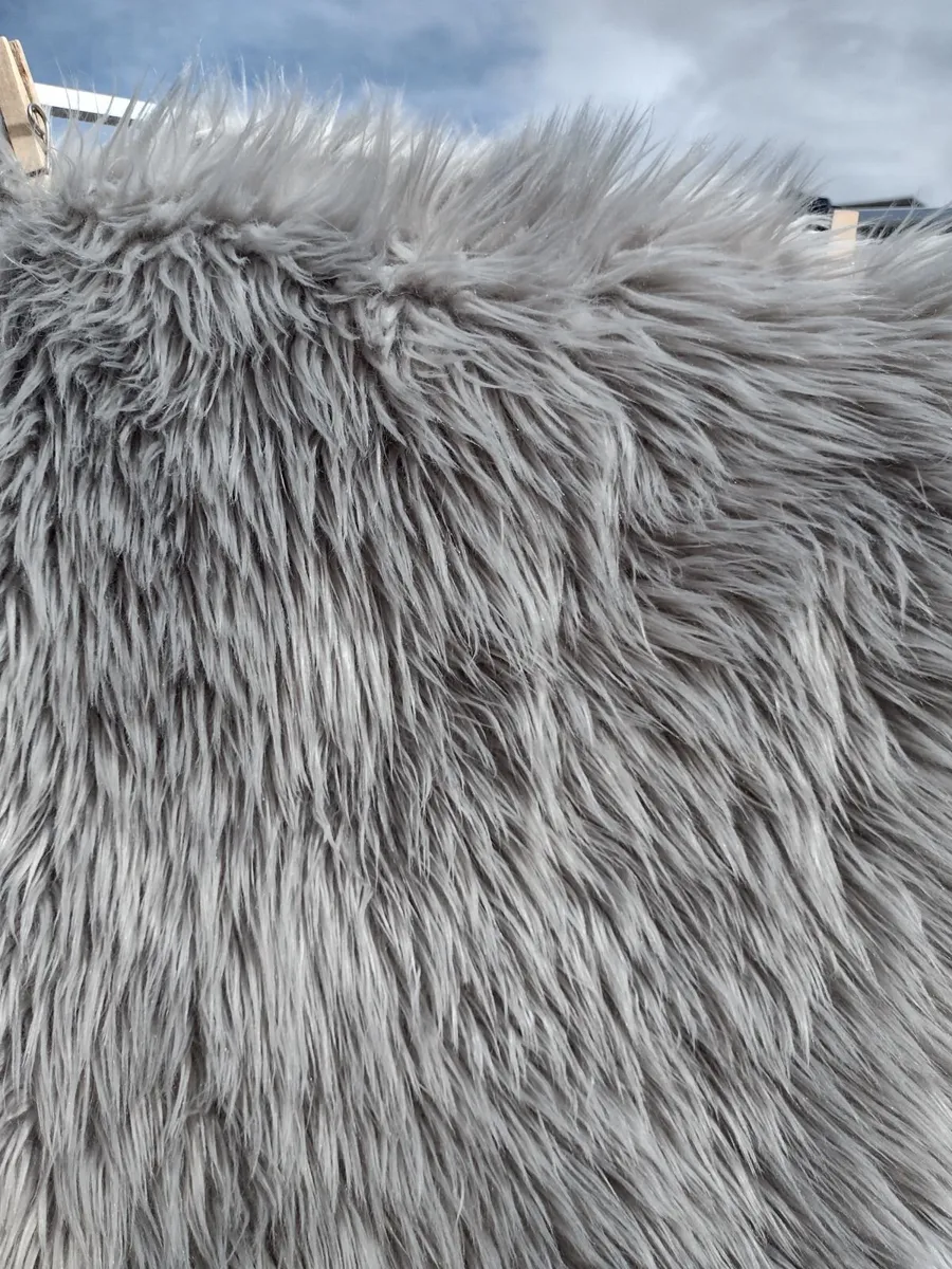 As new Highland deep pile fireside/ hall rug - Image 2