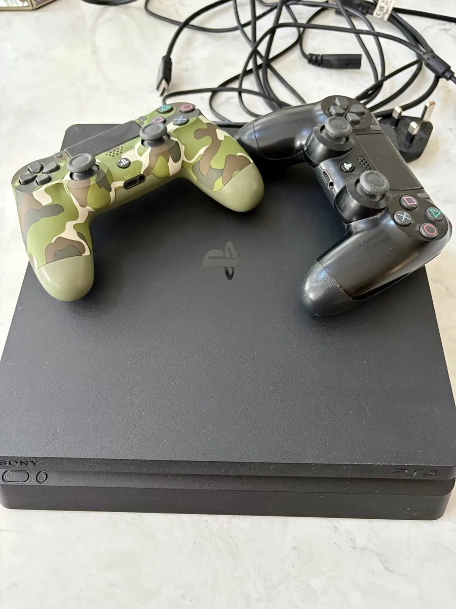 PS4 console & 2 controllers - Image 3