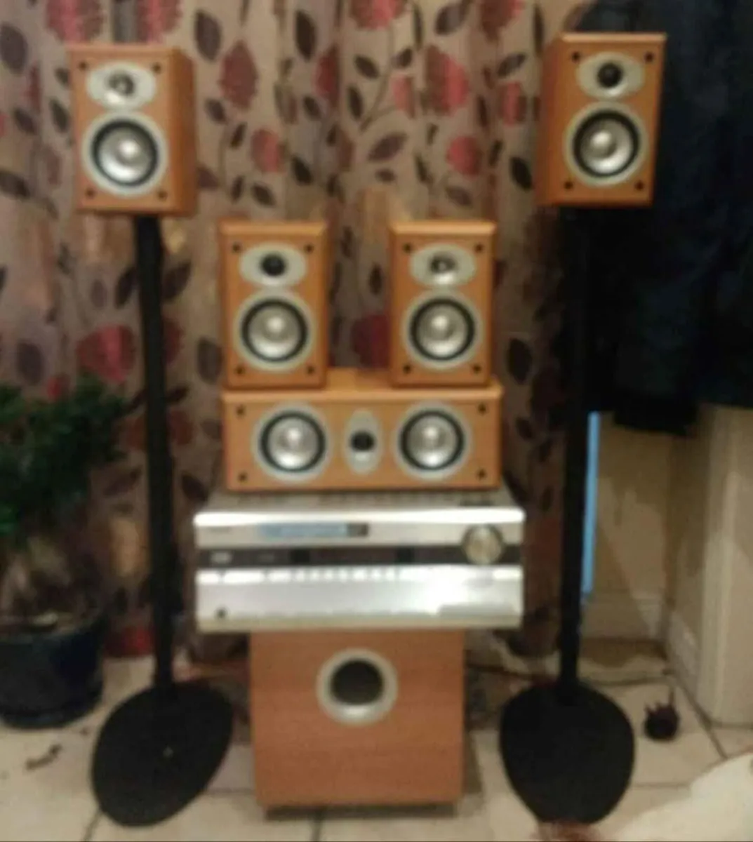 Speakers and amp - Image 3