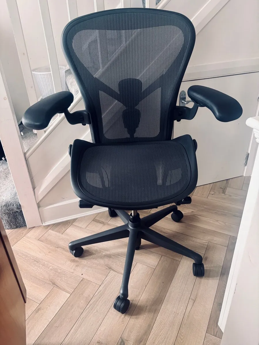 Herman Miller Aeron REMASTERED-MintCondition👌✨ - Image 1