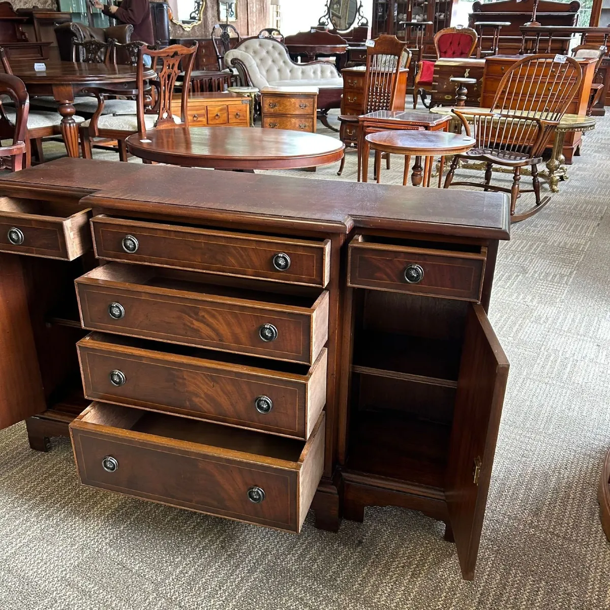 Fabulous mahogany flamed breakfront sideboard - Image 4