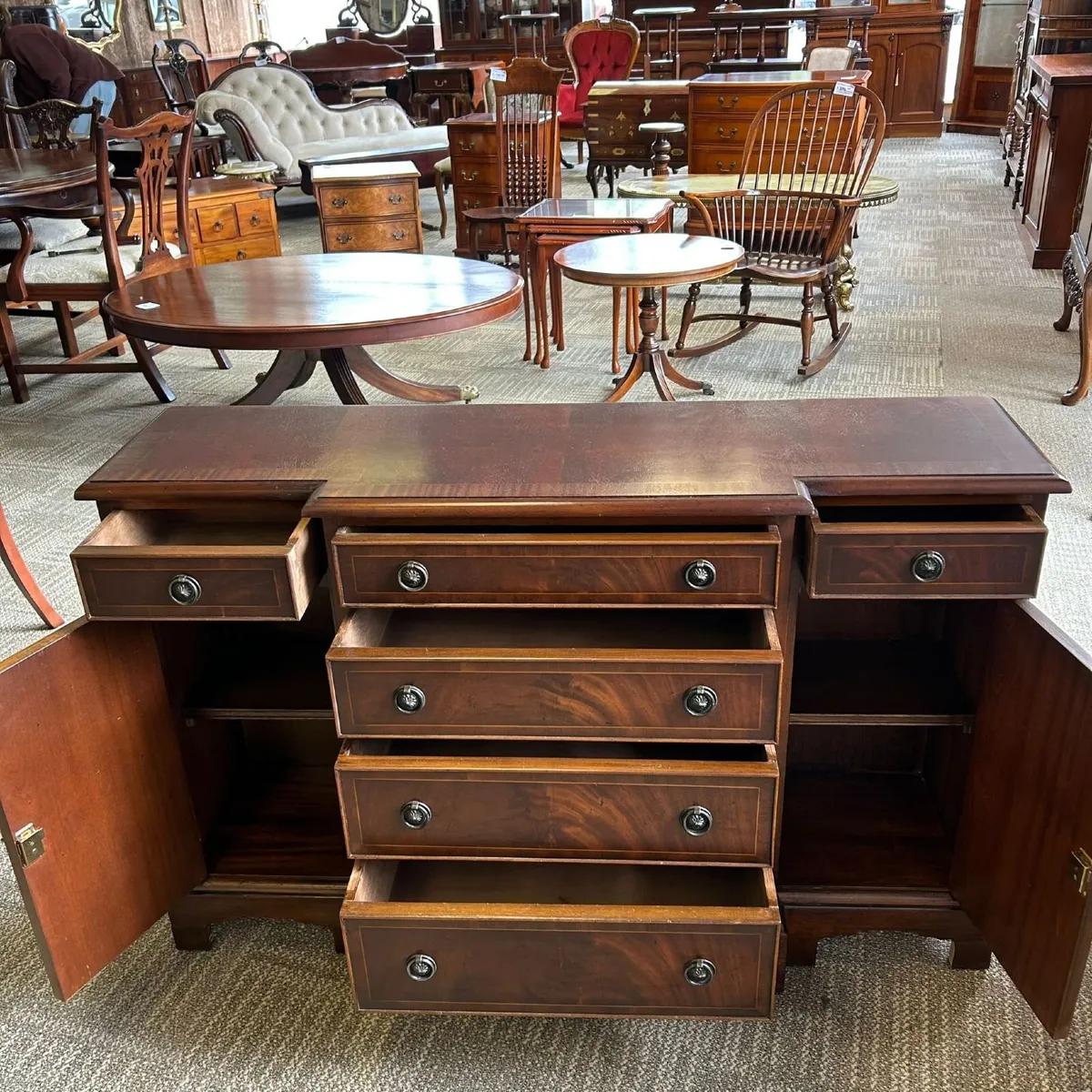 Fabulous mahogany flamed breakfront sideboard - Image 3