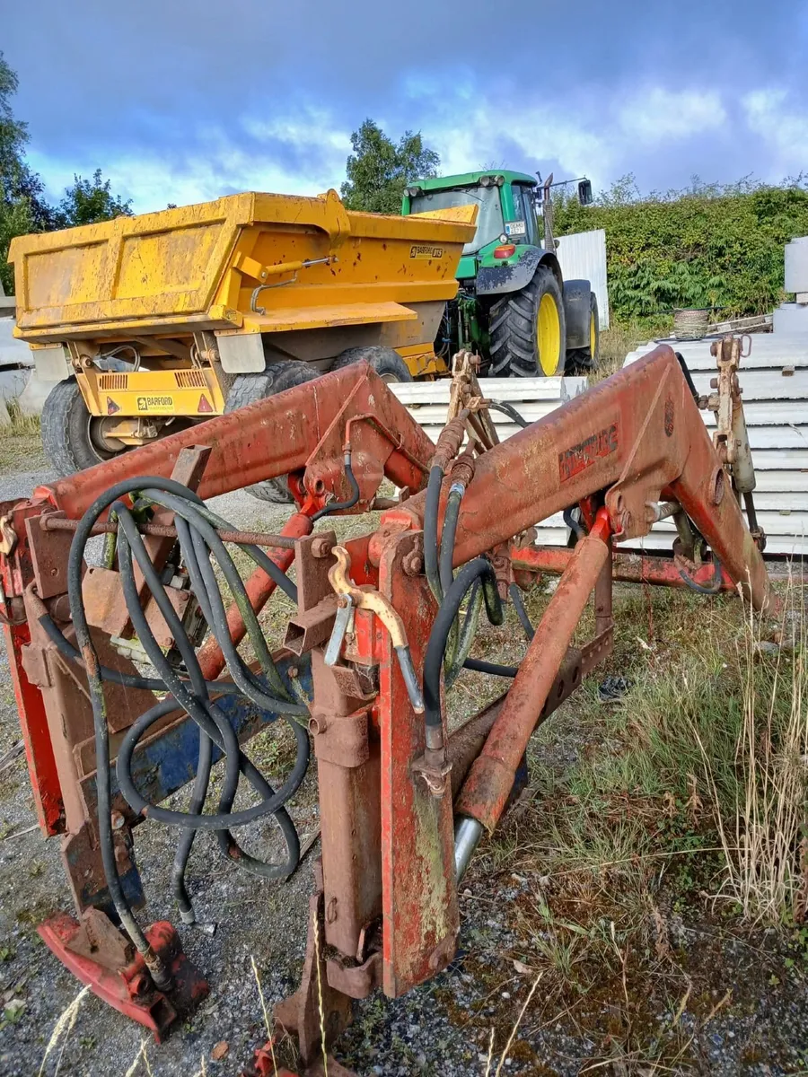 Vintage Loader for Massey Ferguson - Image 2