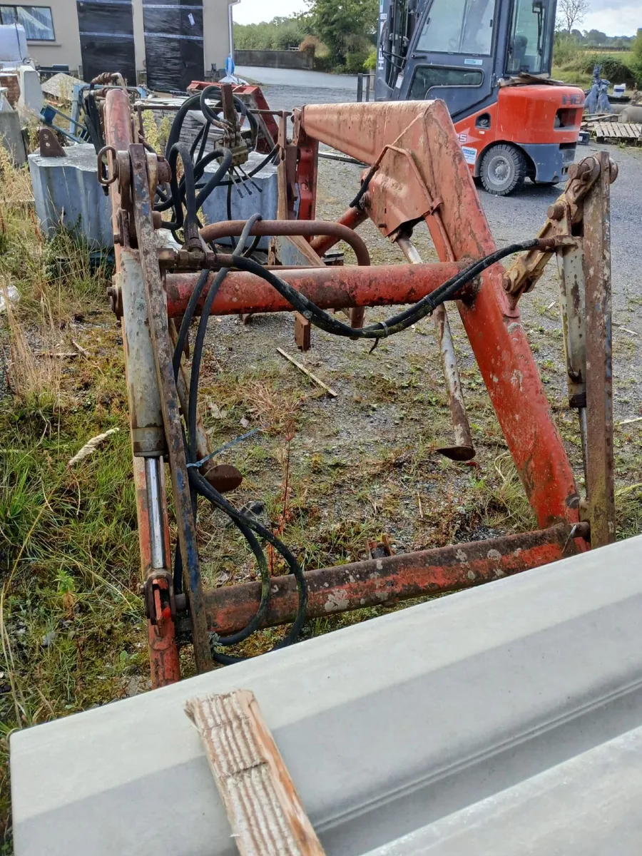 Vintage Loader for Massey Ferguson - Image 3