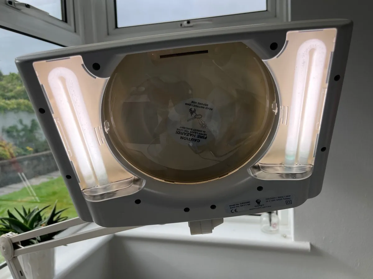 Daylight Inspection Lamp for Sale - Image 4