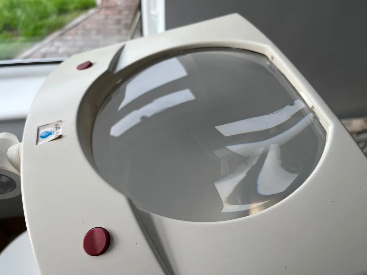 Daylight Inspection Lamp for Sale - Image 2