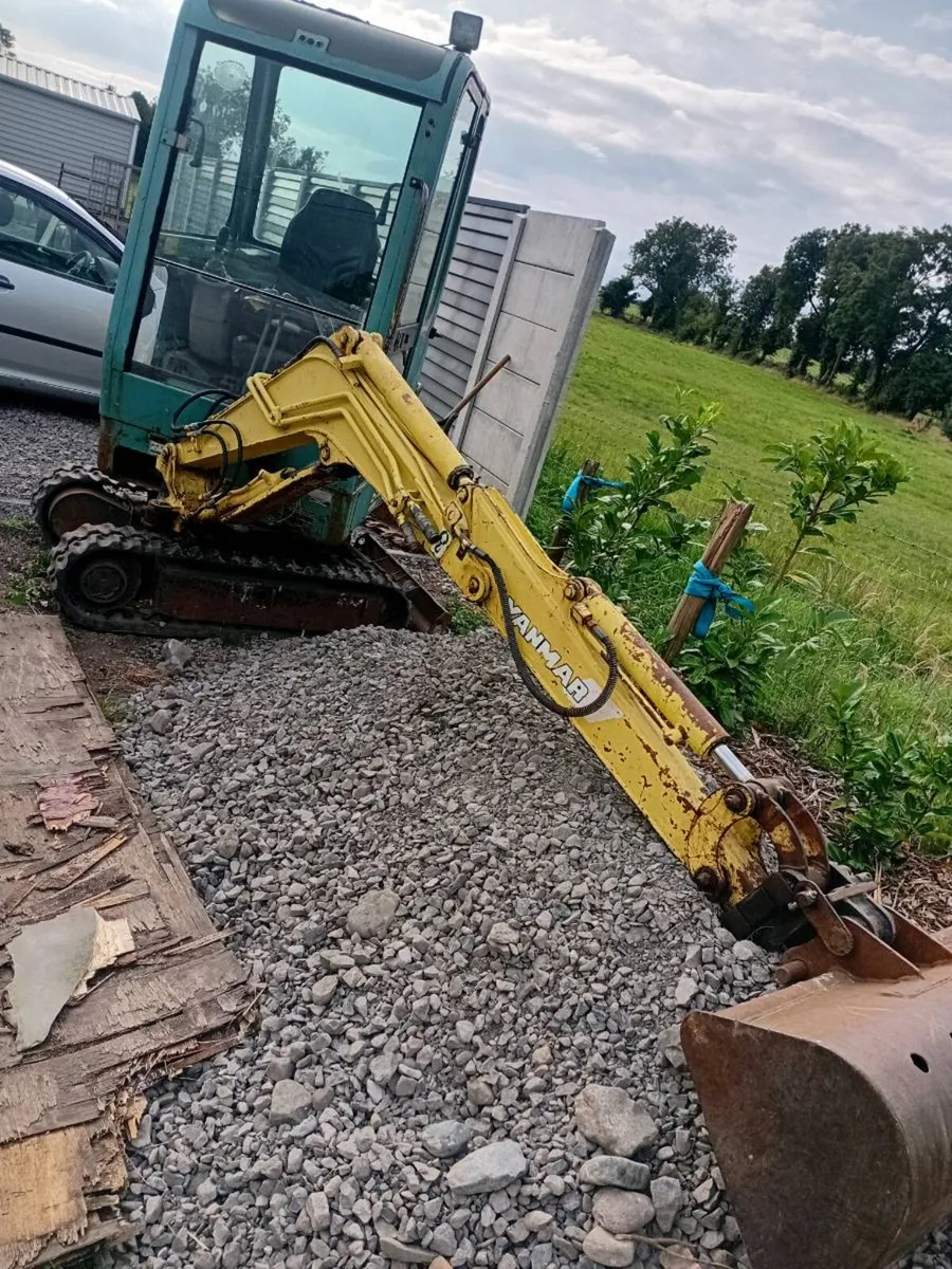 Hedge trimmer and minidigger - Image 3