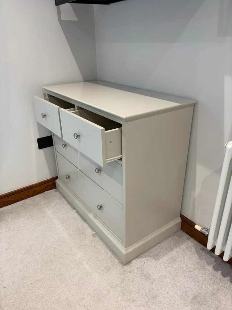 Soft Grey 2+2 Chest of Drawers / Nursery Dresser - Image 3