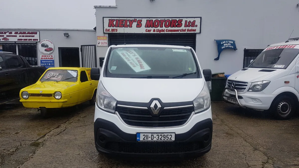 Renault Trafic 2021 LWB MINT VAT INVOICE - Image 2