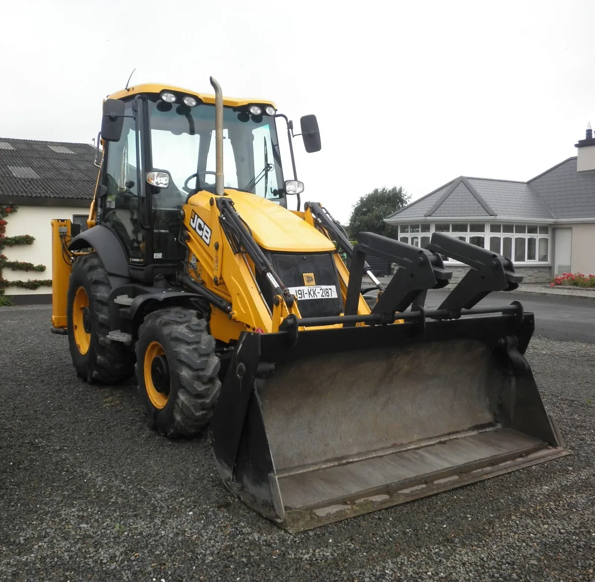 2019 JCB 3cx digger - Image 2