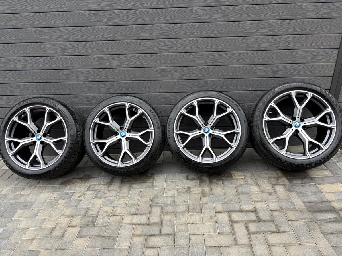 21” GENUINE BMW X5 UPGRADED M-SPORT ALLOYS & TYRES - Image 2