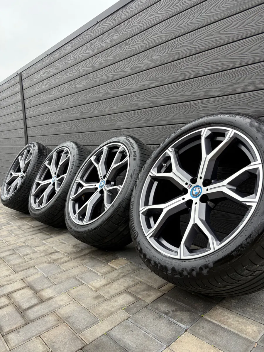 21” GENUINE BMW X5 UPGRADED M-SPORT ALLOYS & TYRES - Image 1
