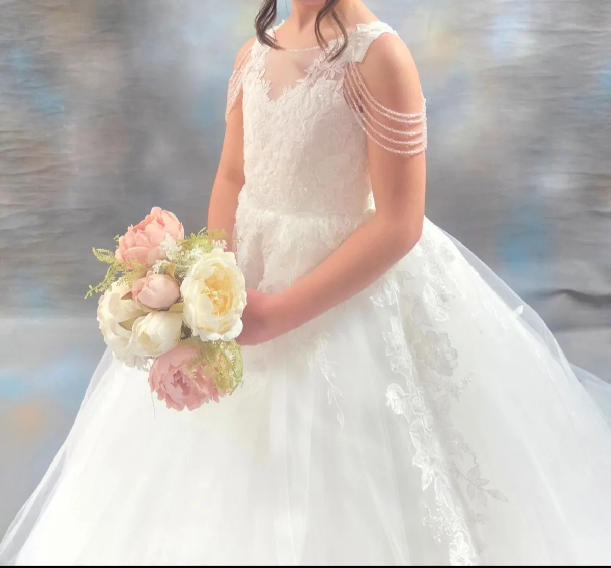 Communion dress with umbrella - Image 2