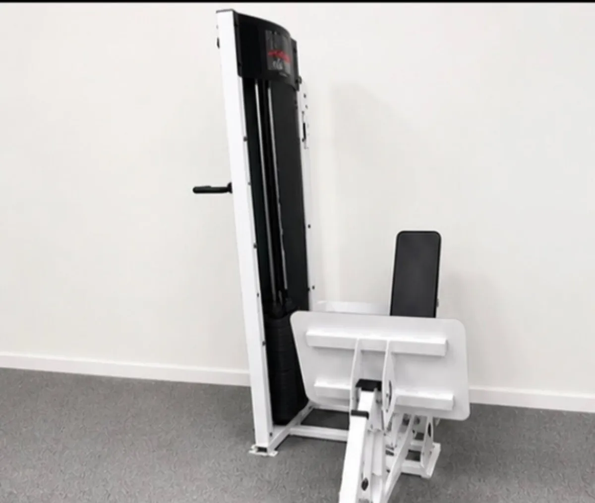 Life Fitness commercial leg press and calf raise - Image 2