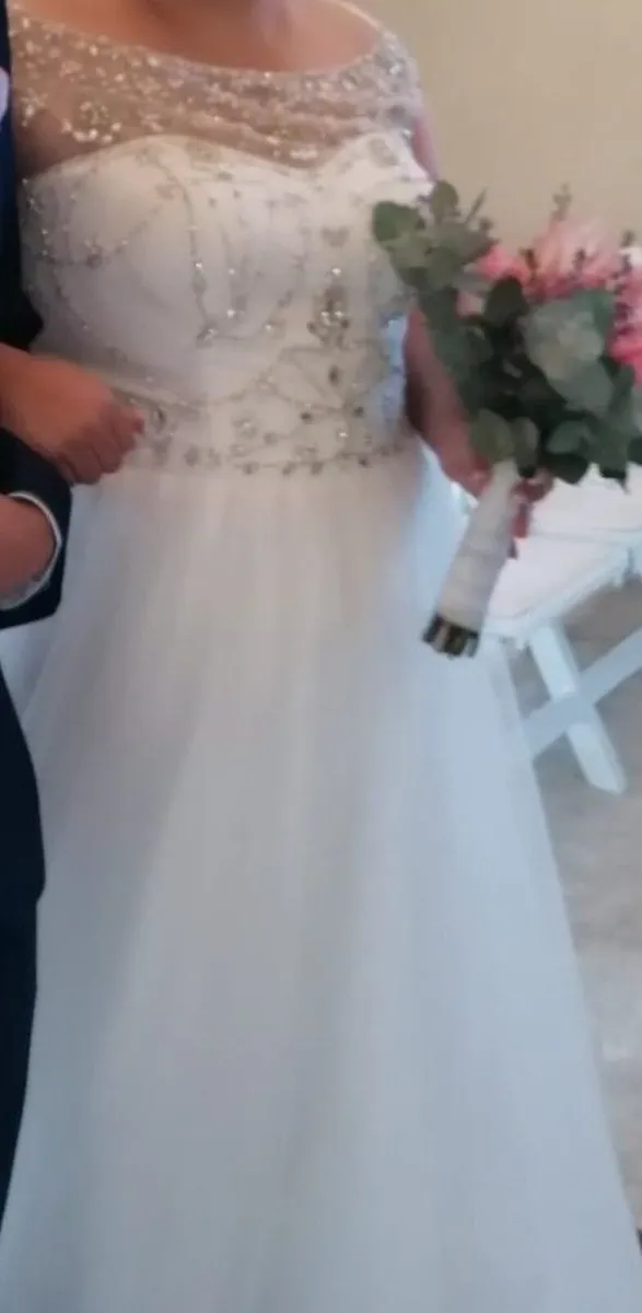 Wedding gown - Image 2