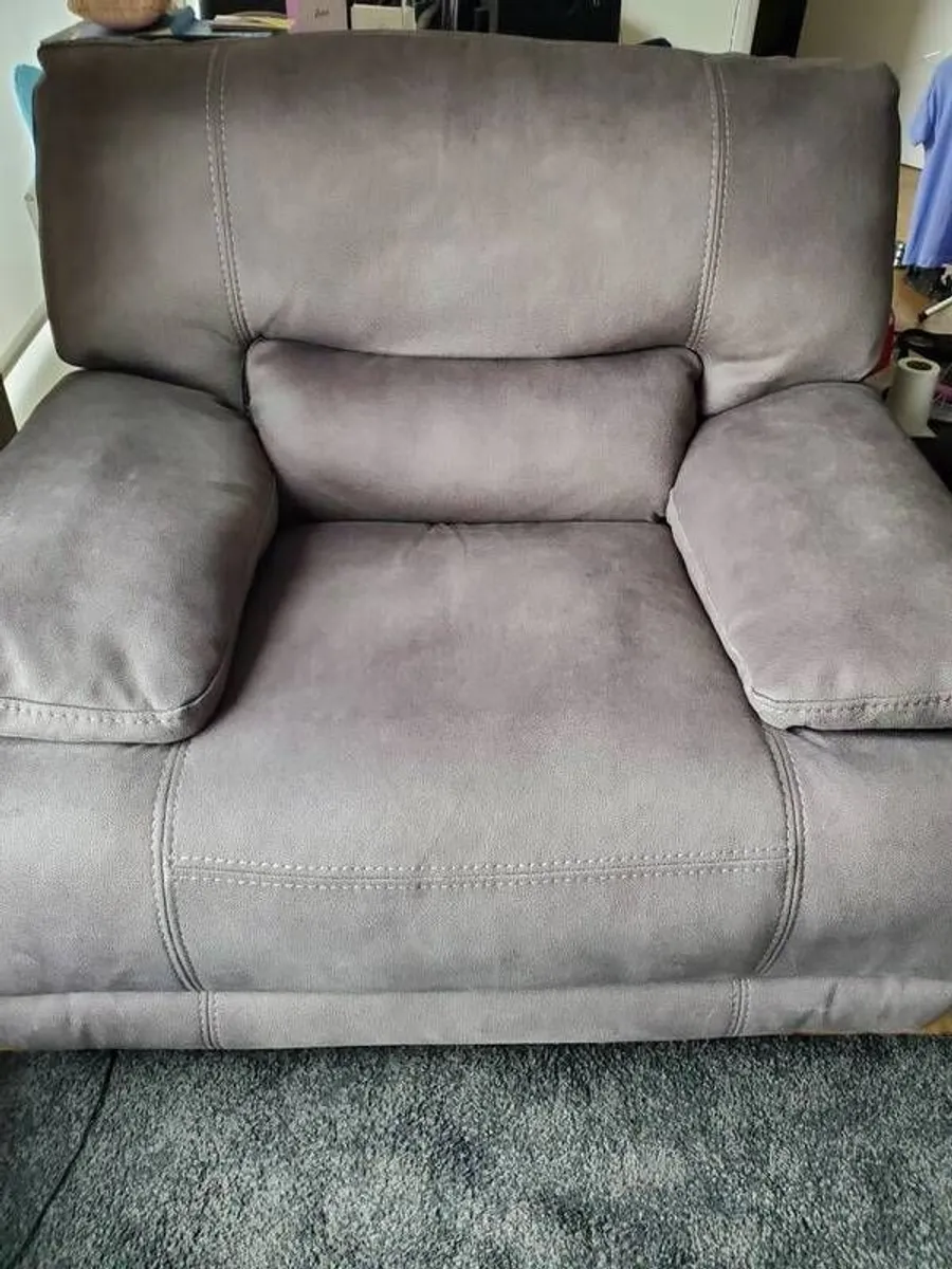 Baxter Recliner - Image 1