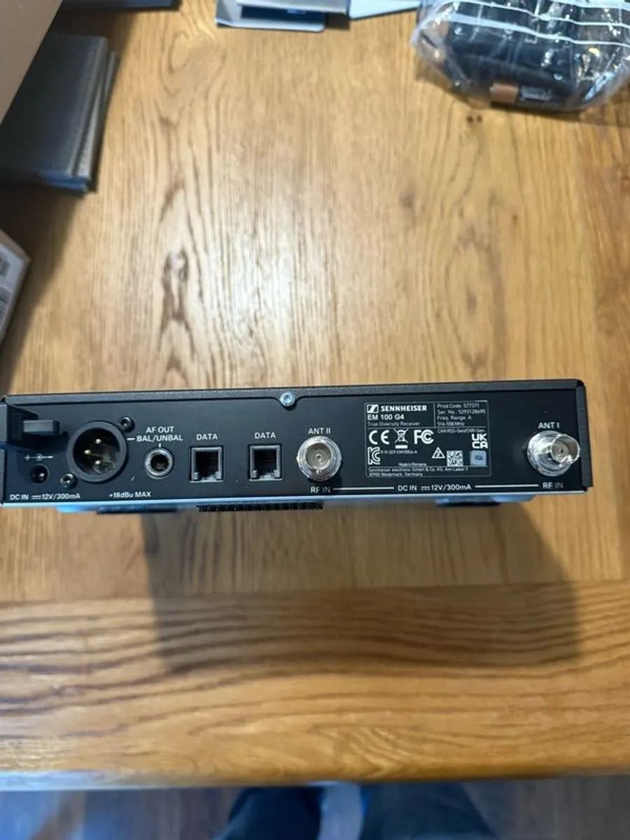 Sennheiser wireless system EM100 G4 set - Image 2