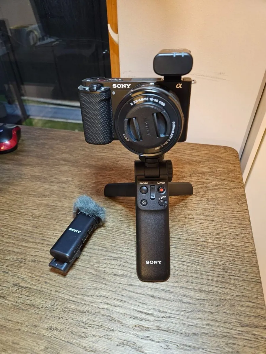 Sony ZV-E10 Camer Lens, Wireless Mic, Tripod/Grip - Image 3
