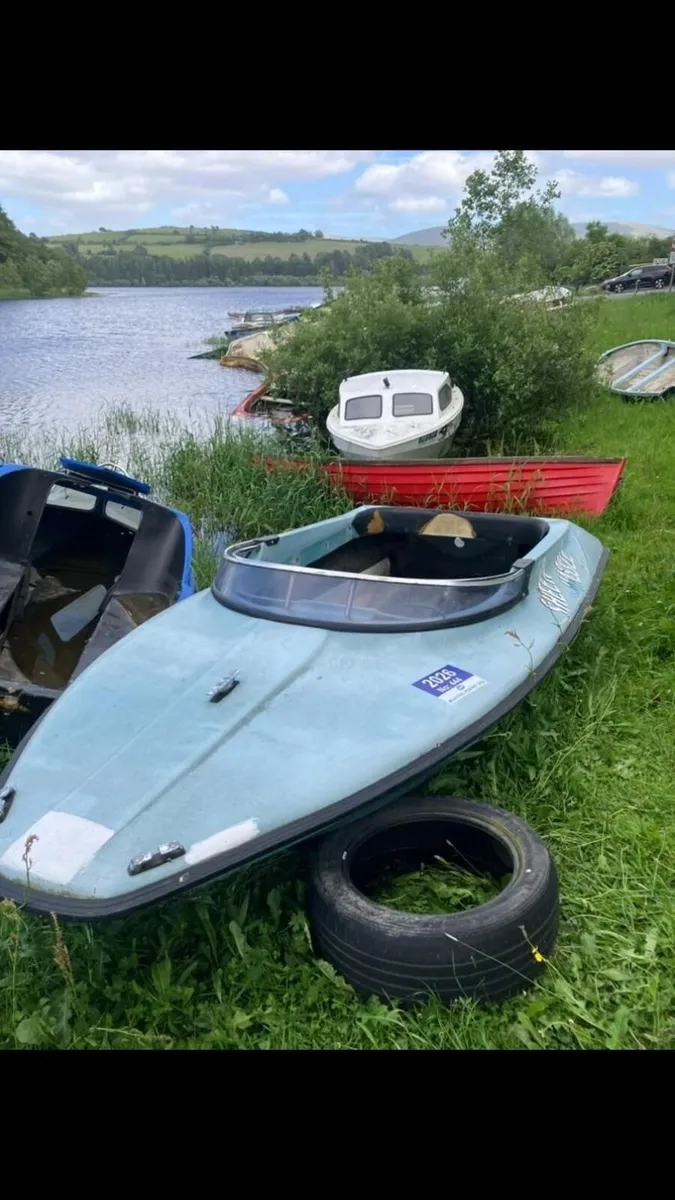Shakespeare Mini Clubman fiberglass speedboat - Image 4