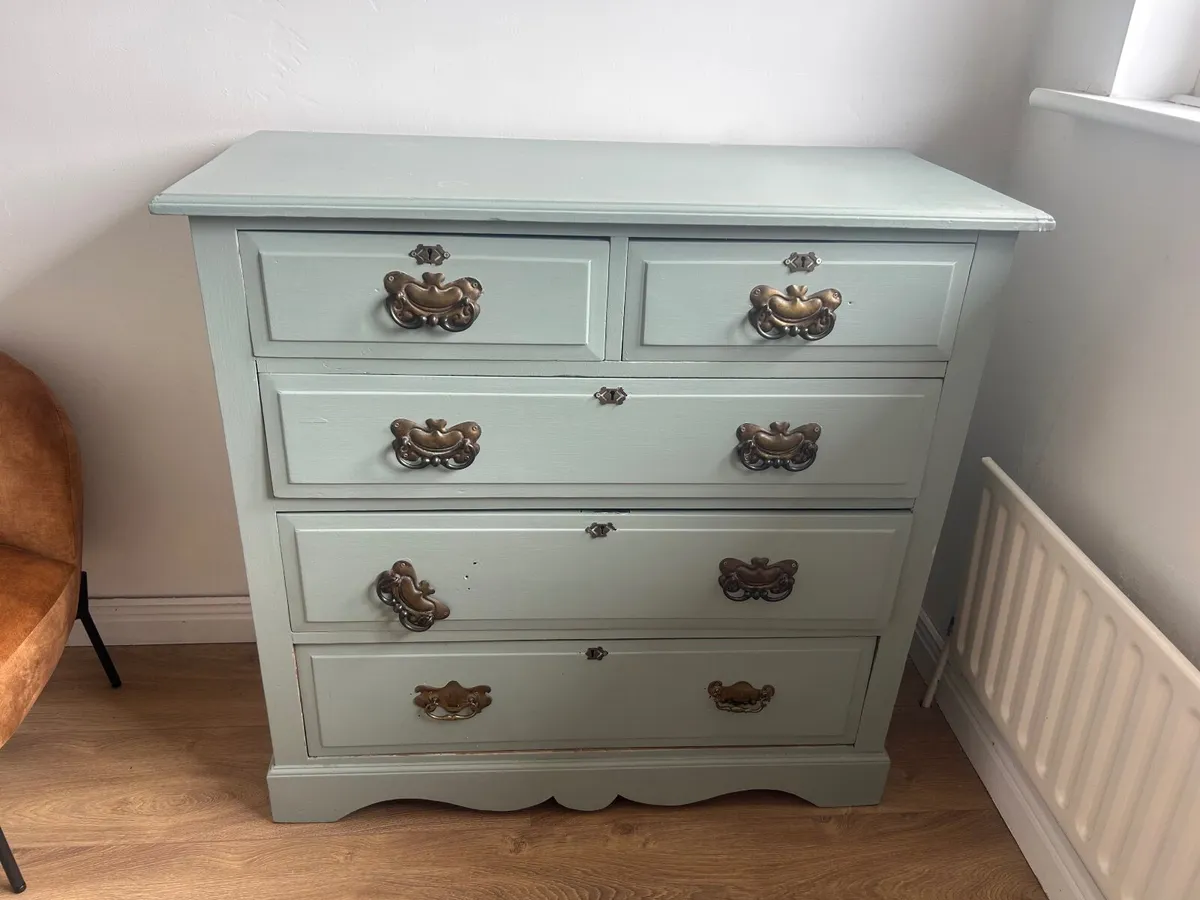Antique Chest of drawers - Image 1