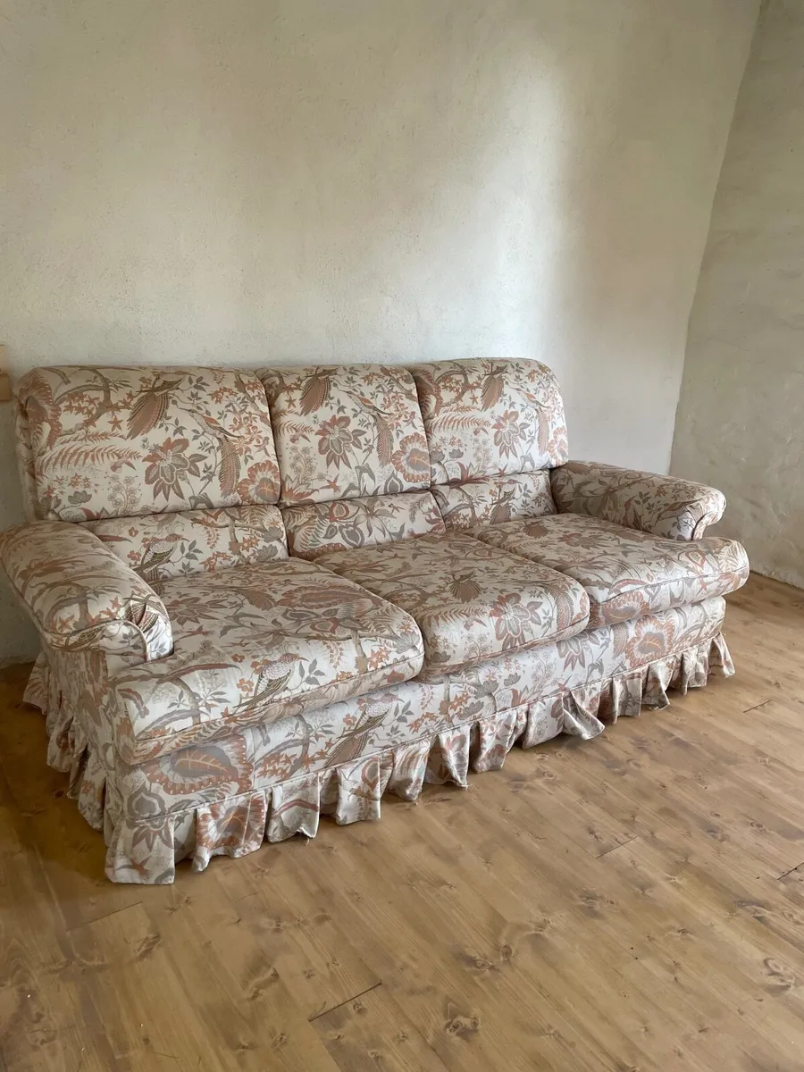 One of a kind vintage sofa. - Image 3