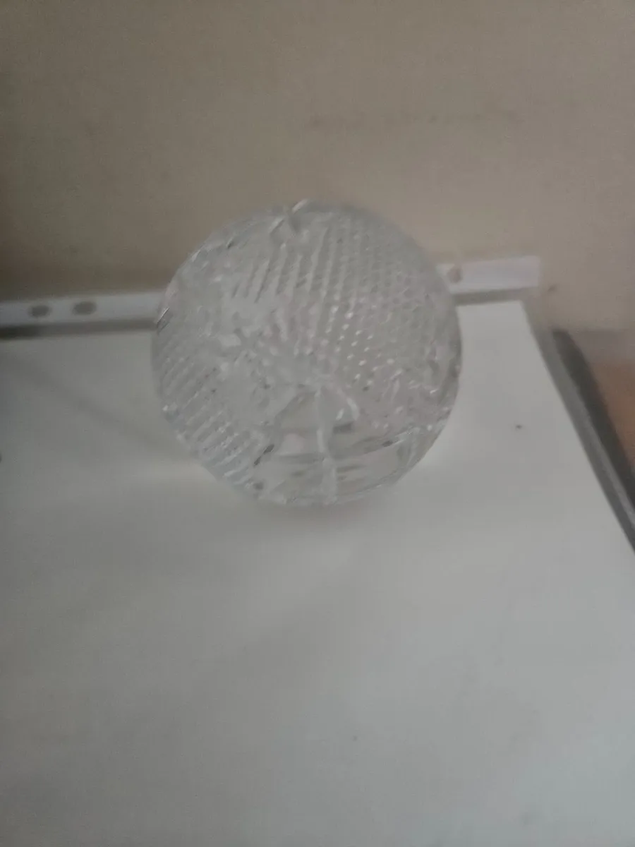 Waterford Crystal Paper Weight Map of the World - Image 3
