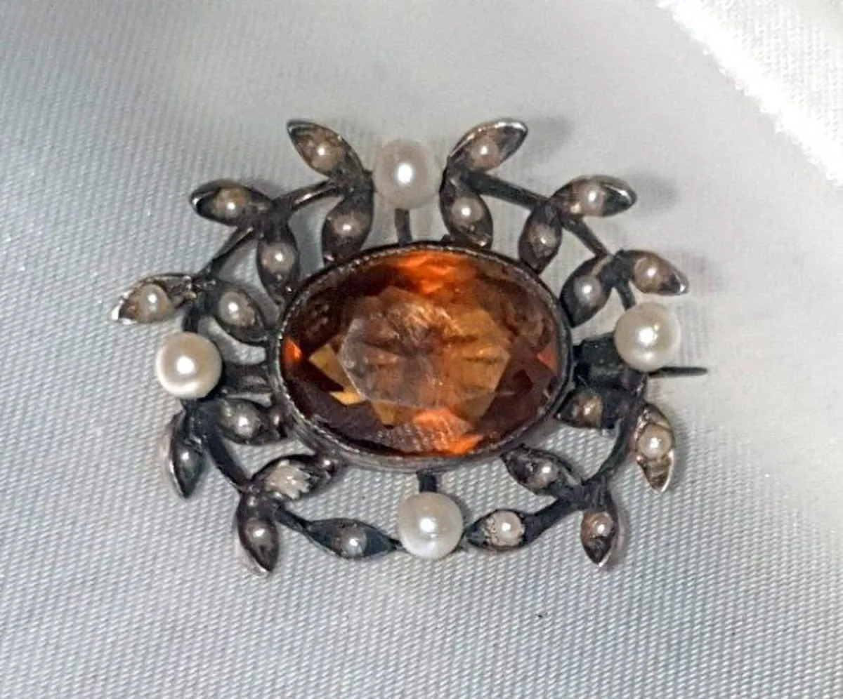 Continental Silver Citrine/Seed Pearl Brooch - Image 4