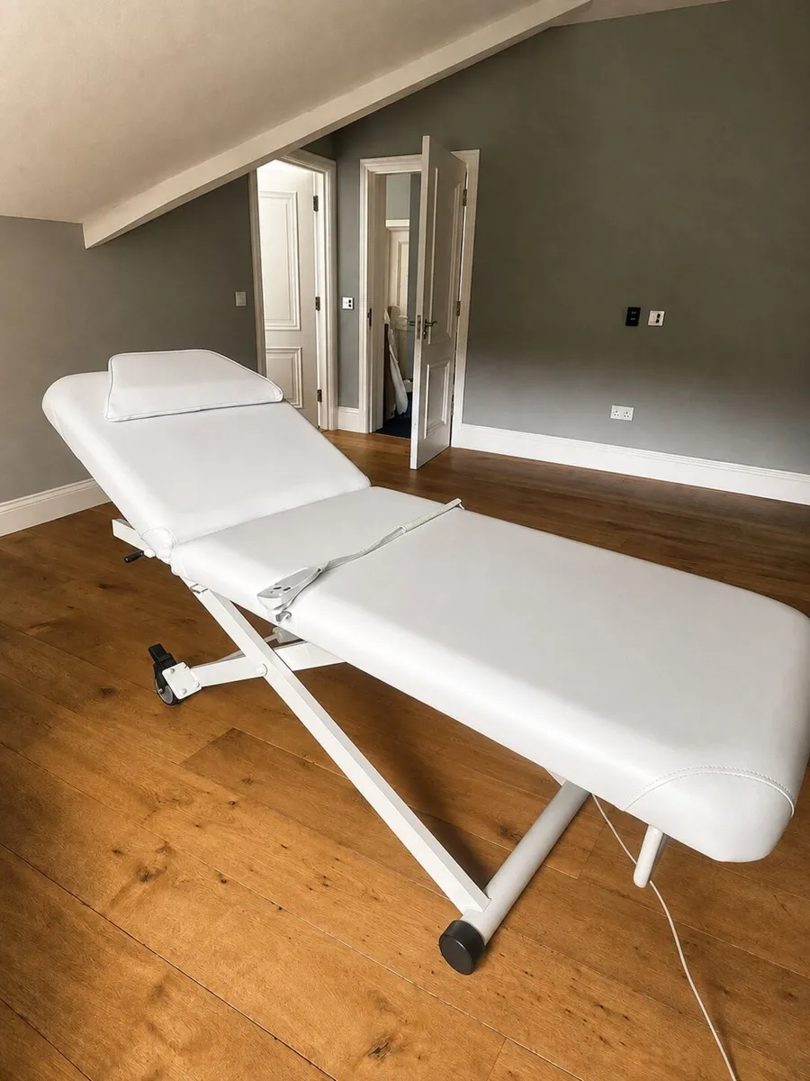 Massage Bed - Image 1