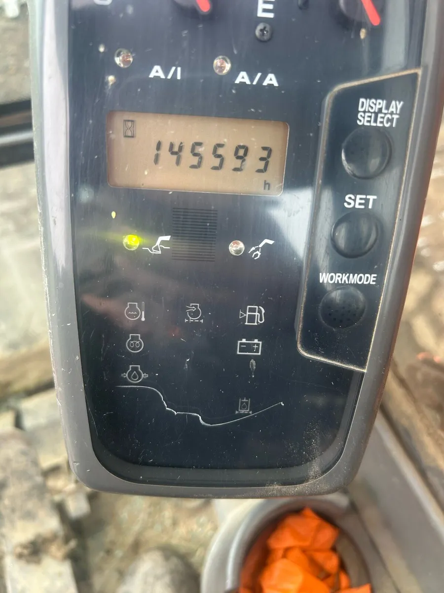 Hitachi ZX 130-1 - Image 3