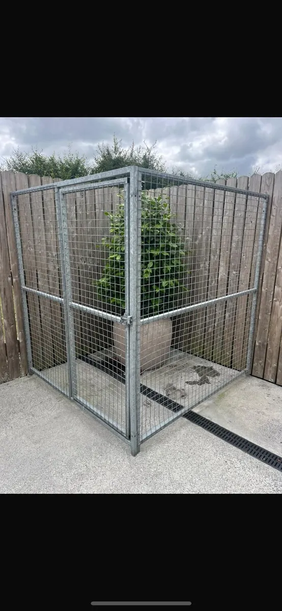 Galvanised Dog Compound - Image 1