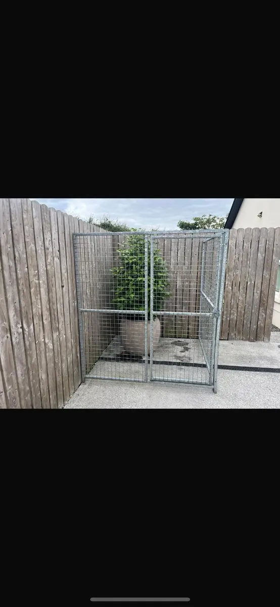 Galvanised Dog Compound - Image 2