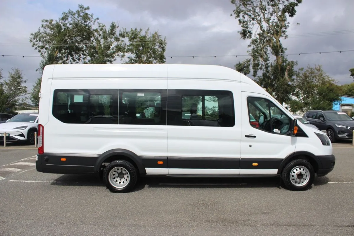 Ford Transit TRANSIT 460 ECONTIC 17 SEATER BUS - T - Image 3
