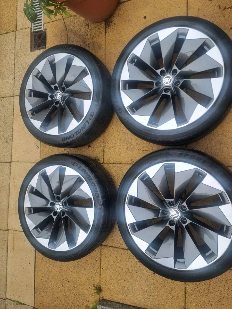 Genuine SkodaBetria dimond cut  alloys refurbished - Image 1