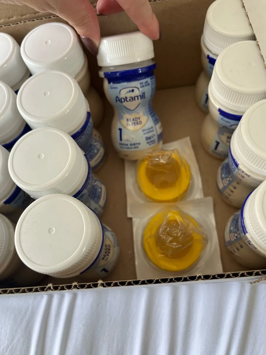 Aptamil pre-made formula 70ml bottles x 17 - Image 1