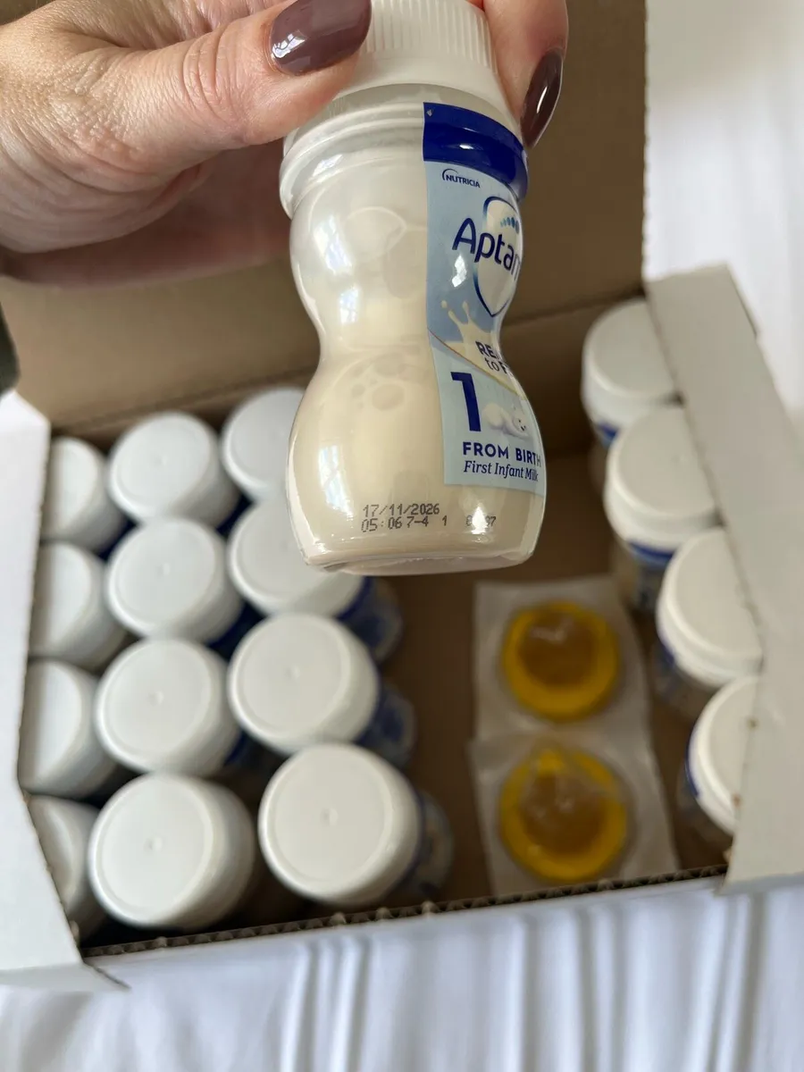 Aptamil pre-made formula 70ml bottles x 17 - Image 2