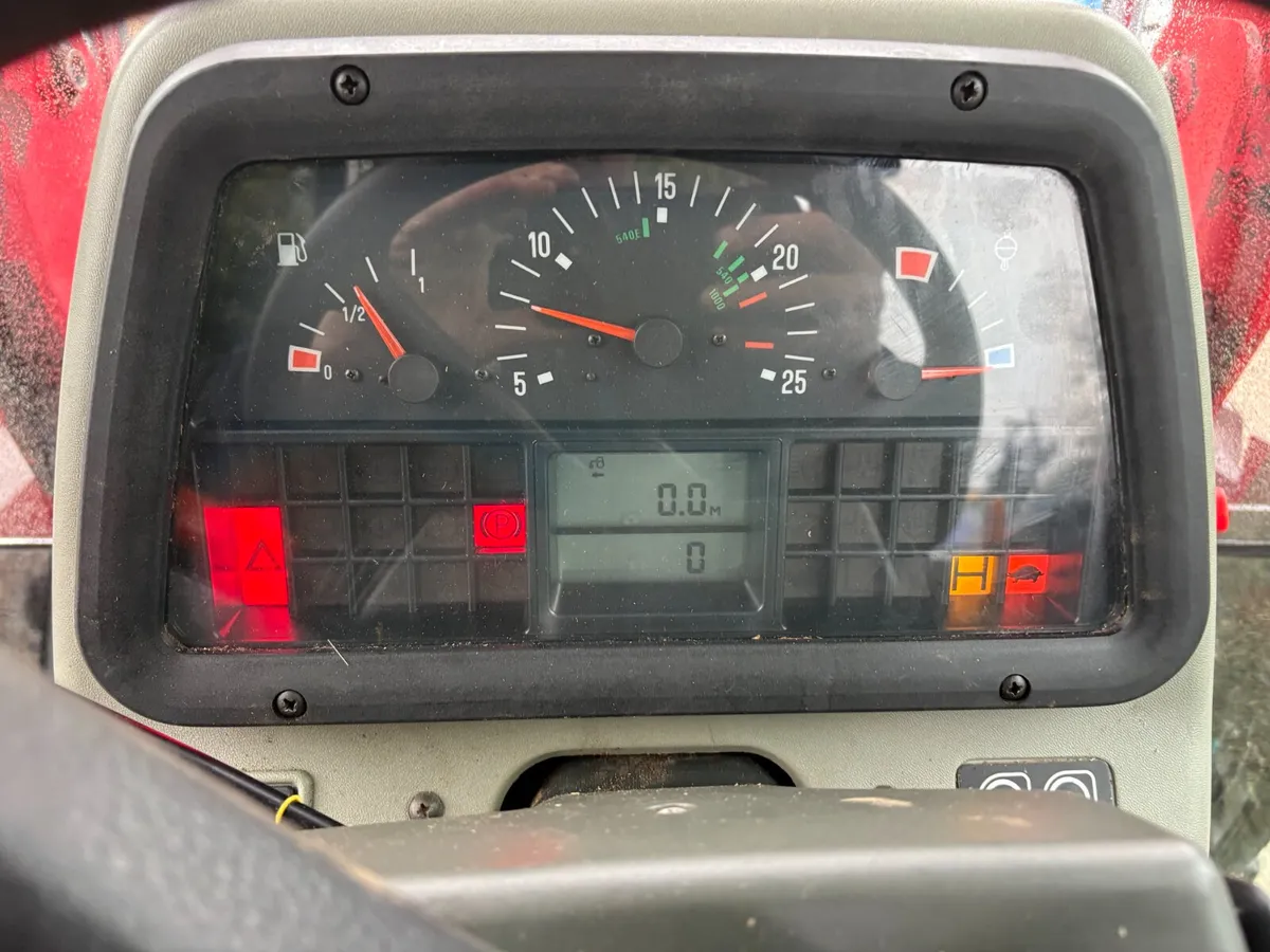 2001 Massey Ferguson 4255 - Image 2