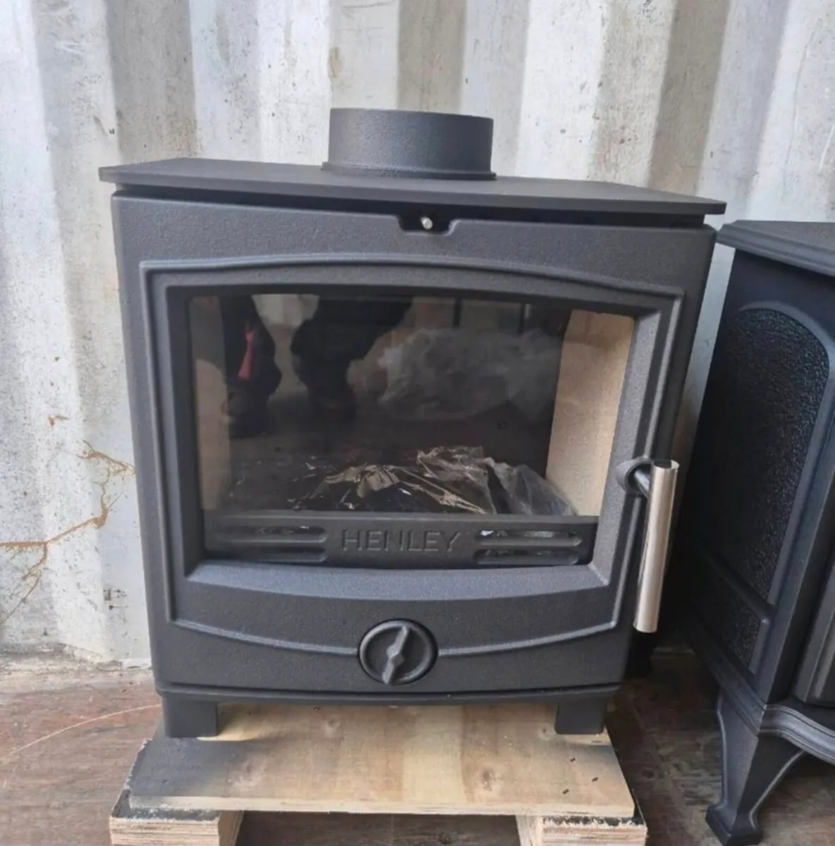 Henley stove