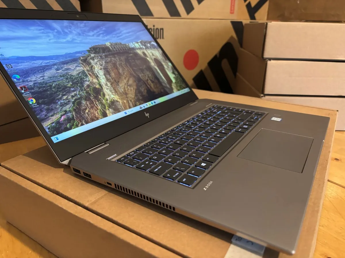 HP zBook Studio Slimline Workstations-32Gb-i7-Deli - Image 2